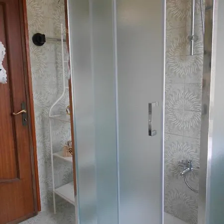 فندق مبيت وإفطار D&d Ponte Trebbia